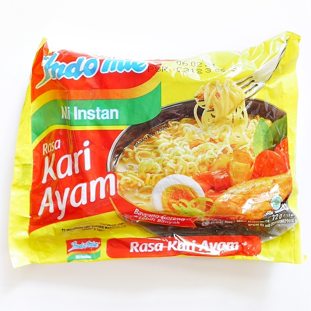 Indomie Mi Instan Rasa Kari Ayam　インドミー　ラサカリーアヤム　チキンカレー味