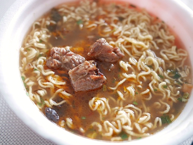 台酒　TTL　台湾菸酒　インスタント牛肉麺　花雕酸菜牛肉麺　カップ麺の口コミ