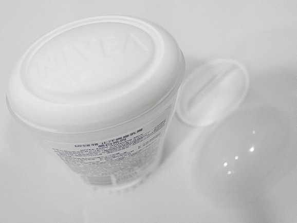 ニベア 制汗剤 40ml NIVEA extra whitening 48h 止汗爽身乳膏 美白系列 制汗スティックの口コミ