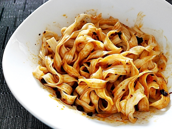 賈以食日 CHIA YI SHI RI 焼椒麺 Spicy Roasted Noodle インスタント麺 汁なし麺 ４袋の口コミ