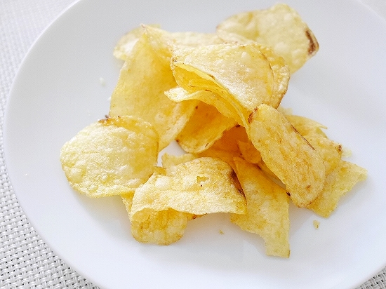 レイズ　Lay's　ポテトチップス　ネギ味　Зеленый Лук　（小）の口コミ