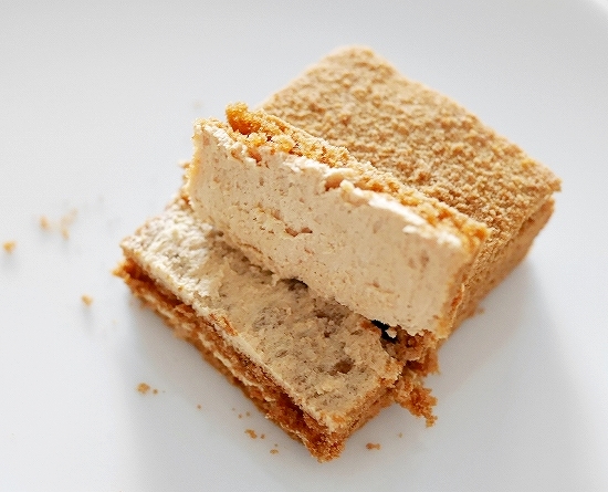 ЕСАЯНЪ　メドヴィク　クラシック　蜂蜜のケーキ　Медовый ломтикの口コミ