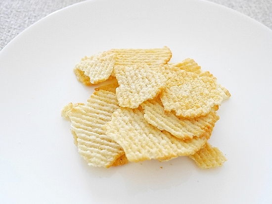 レイズ　Lay's　ポテトチップス　ロイヤルカニ味　タラバガニ味　オーブン　50%　КОРОЛЕВСКИЙ КРАБの口コミ
