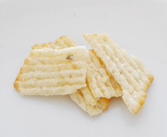 レイズ　Lay's　ポテトチップス　アンズタケとスメタナ味　オーブン　50%　ЛИСИЧКИ В СМЕТАНЕの口コミ