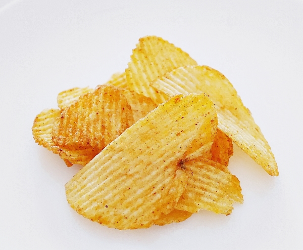 湖池屋　日清　カラムーチョ　譚仔三哥米線　煳辣味　フーラー味　期間限定五小辣　ポテトチップスの口コミ