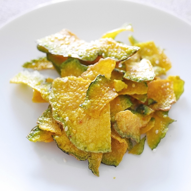 テスコ　パンプキンチップス　かぼちゃチップス　PUMPKIN CHIPS WITH SESAME SWEET 85gの口コミ