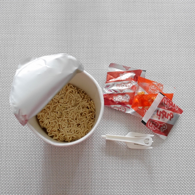 MAMA YENTAFO TOM YUM MOHFAI FLAVOUR　ママー　イエンタフォートムヤムモーファイカップ麺の口コミ