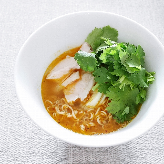 ワイワイ　インスタントラーメン　豚ミンチ　ミンチポークトムヤム　Wai Wai Minced Pork Tom Yumの口コミ