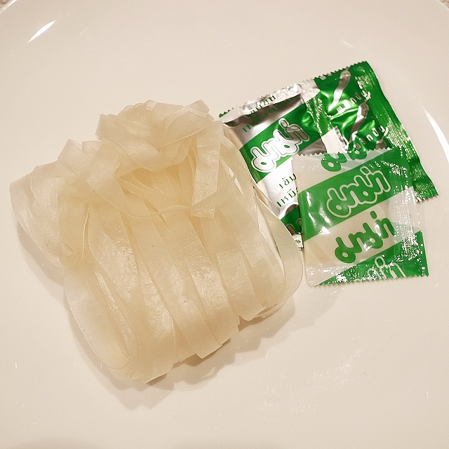 ママー　インスタント麺　センヤイナムサイ　米粉太麺　クリアスープ　MAMA Flat Noodle Clear Soupの口コミ