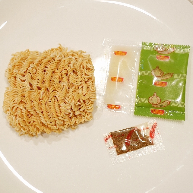 ワイワイ　インスタントラーメン　豚ミンチ味　ミンチポーク　Wai Wai Minced Porkの口コミ