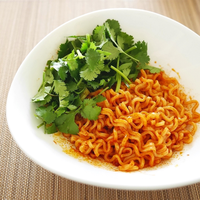 味の素　インスタントラーメン　スパイシーロブスター味　AJINOMOTO YUM YUM SPICY LOBSTERの口コミ