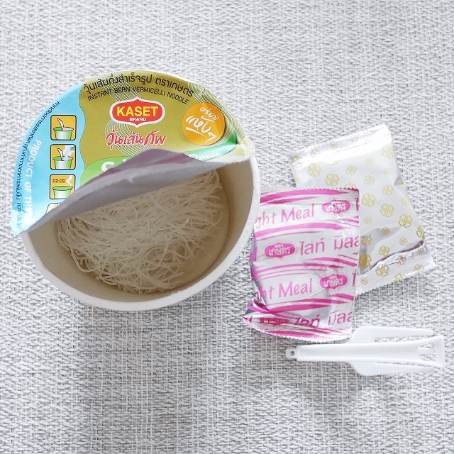 KASET インスタント春雨 スパイシーシーフードサラダ味 Bean Vermicelli Spicy Seafoodの口コミ