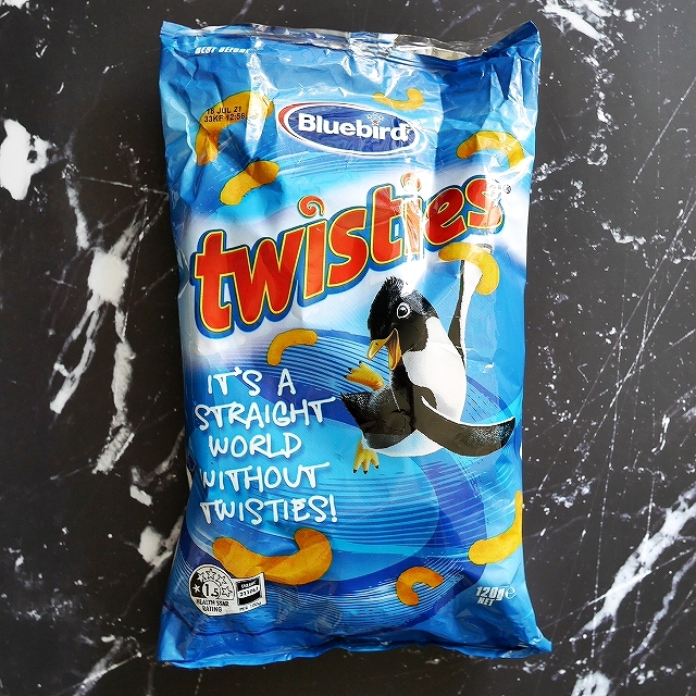 Bluebird twisties ブルーバード　ツウィスティーズ　チーズフレーバーコーンスナック　120gの口コミ