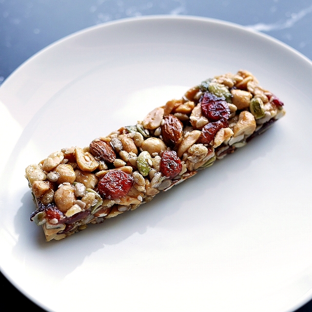 カーマンズ　ローストナッツバー　Carman's Roasted Nut Bar 45gの口コミ