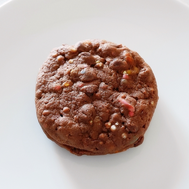 MILK BAR CHOCOLATE CONFETTI COOKIES　ミルクバー　チョコレートコンフェッティクッキーの口コミ