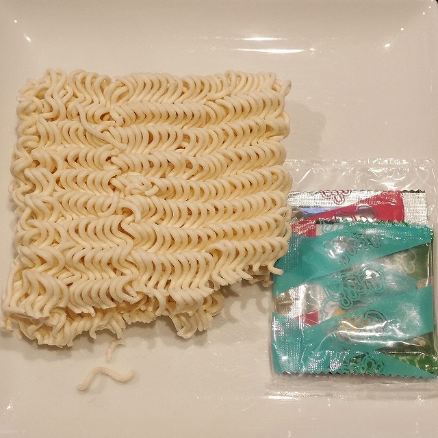 MAMA Oriental Kitchen Tomyum　ママー　オリエンタルキッチン　エビトムヤム炒め麺　ヌードルの口コミ