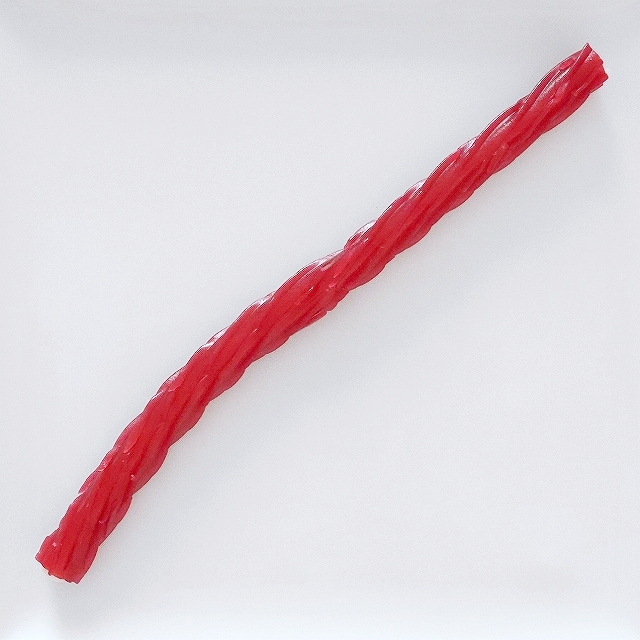 トゥイズラーフィルドツイストストロベリー味　グミキャンディー　Twizzlers Filled Twistsの口コミ