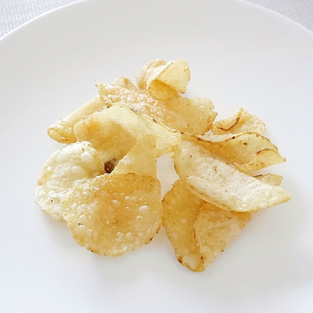 ハードバイトポテトチップス　ロックソルト＆ビネガー　Hardbite Chips ROCK SALT & VINEGARの口コミ