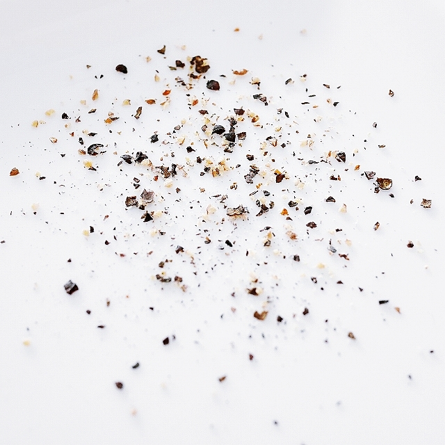 カンポットペッパー 黒胡椒 ブラックペッパーホール NGOV HENG KAMPOT PEPPER 100gの口コミ
