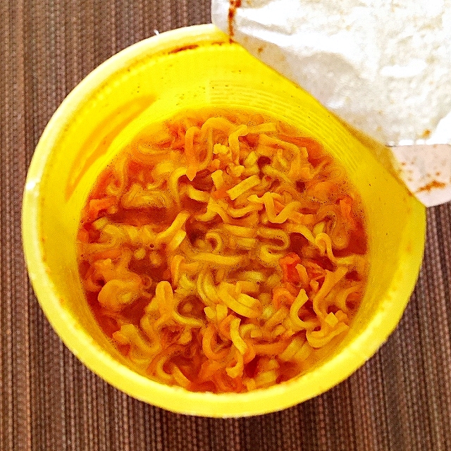 Maggi Chilly Chow CUPPA noodles　マギー　チリーチャウカッパヌードル　エクストラベジタブルの口コミ