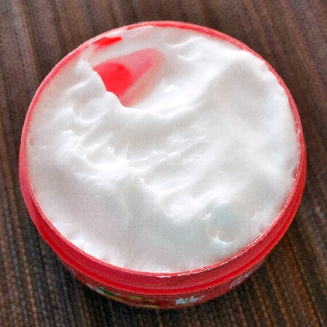 ニベア　ソフトライトモイスチャライザー　プレイフルピーチ　NIVEA Soft Light Moisturizerの口コミ