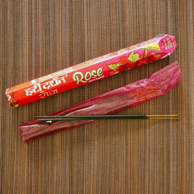 Hari Darshan Rose Incense Sticks　ハリダルシャン　ローズ　バラ　お香の口コミ