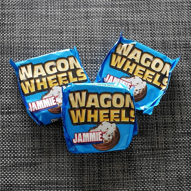 バートンズ　ワゴンウィールズジャミー　6個入り　Burton's Wagon Wheels Jammieの口コミ