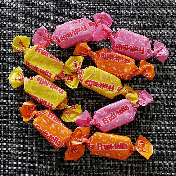 フルーツテラ　ジューシーチューズ　ソフトキャンディー　アソート　Fruit-tella JUICY CHEWSの口コミ