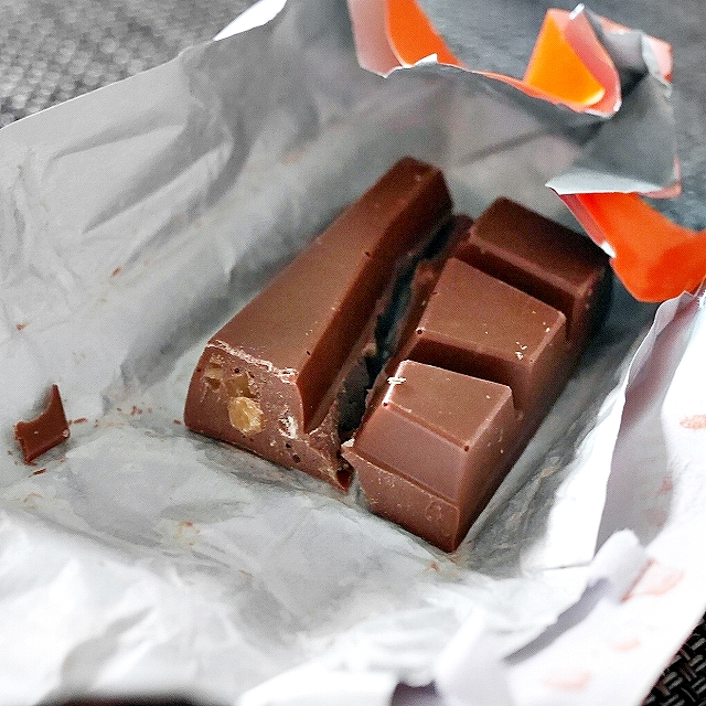 トニーズチョコロンリー　6本パック　Tony's Chocolonely Rainbow Tasting Packの口コミ