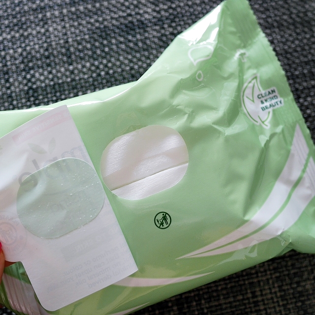 シンプル　クレンジングフェイシャルワイプ　敏感肌用　Simple cleansing facial wipesの口コミ