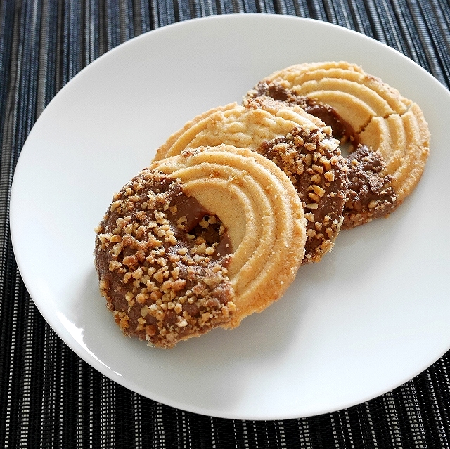 CONTINENTE Roscas de Chocolate ドーナツ型アーモンドチョコレートクッキーの口コミ