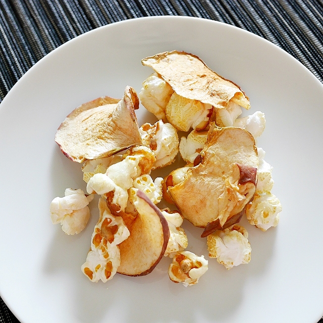 pingo doce Pipocas com Maçã Desidratada　ドライアップル入りポップコーンの口コミ
