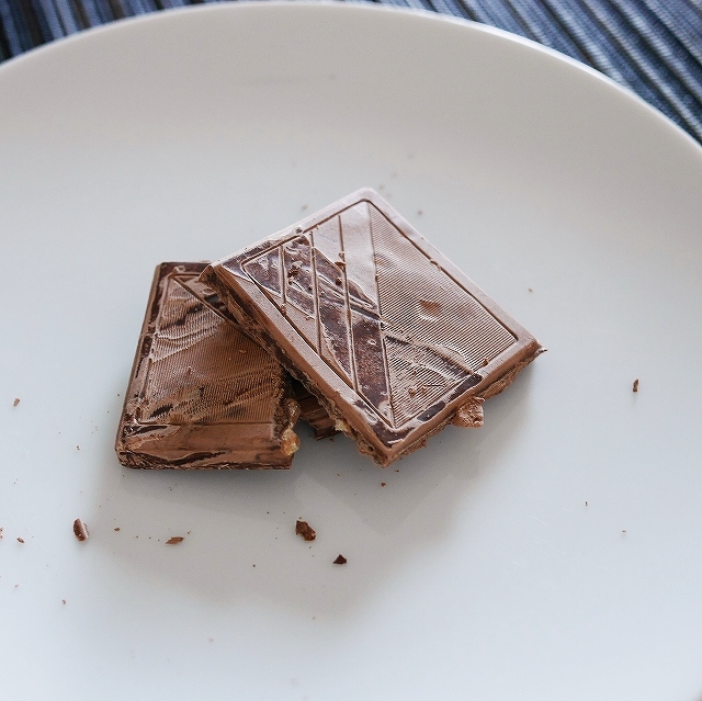 pingo doce PRETO Laranja e Amêndoas　ダークチョコレート　オレンジとアーモンド入りの口コミ