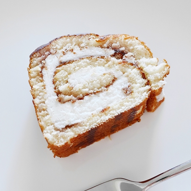 pingo doce torta com recheio de morango　イチゴジャムロールケーキの口コミ