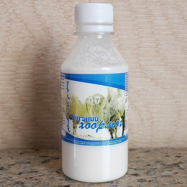 ホールモグ　ホルモグ　ラクダ乳酒　ラクダミルクのヨーグルト　ИНГЭН ТАГШ ХХК Ингэний хоормогの口コミ