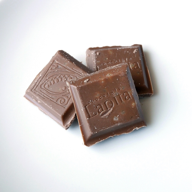 Lapita lait AUX PÉPITES DE CARAMEL　ラピタ　キャラメルチップ入りミルクチョコレートの口コミ