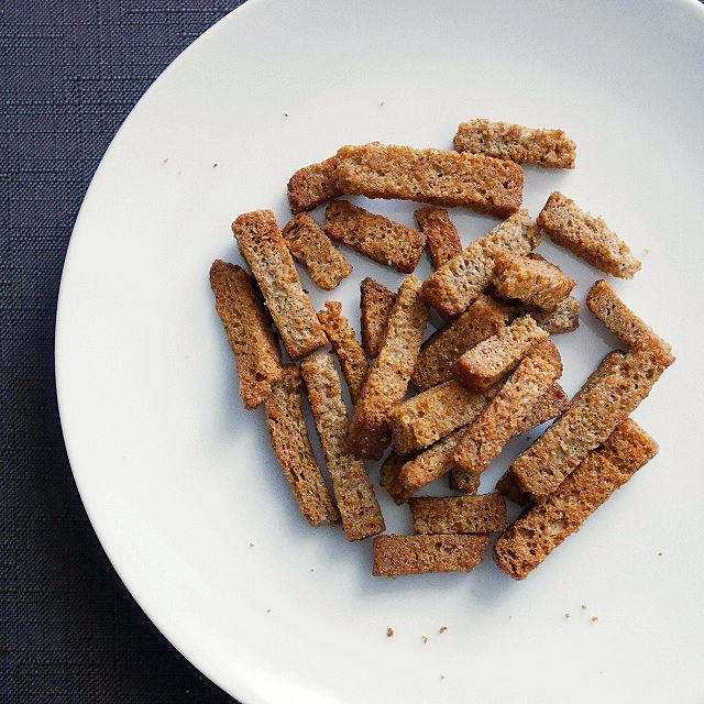 Flint　フリント　グリルソーセージ味　60g　Сухарики со вкусом КОЛБАСOK ГРИЛЬの口コミ