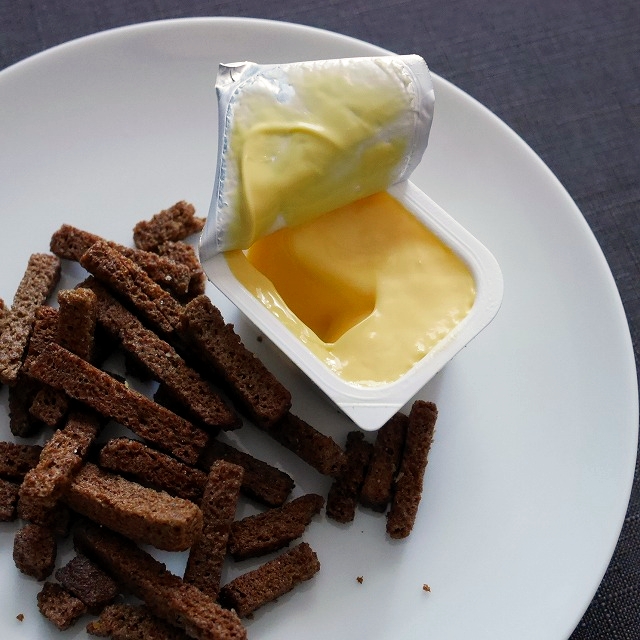 キリエシキ　キリエシュキ　ガーリック味チーズソース付き　КИРИЕШКИ HECHOK С Сырным соусомの口コミ