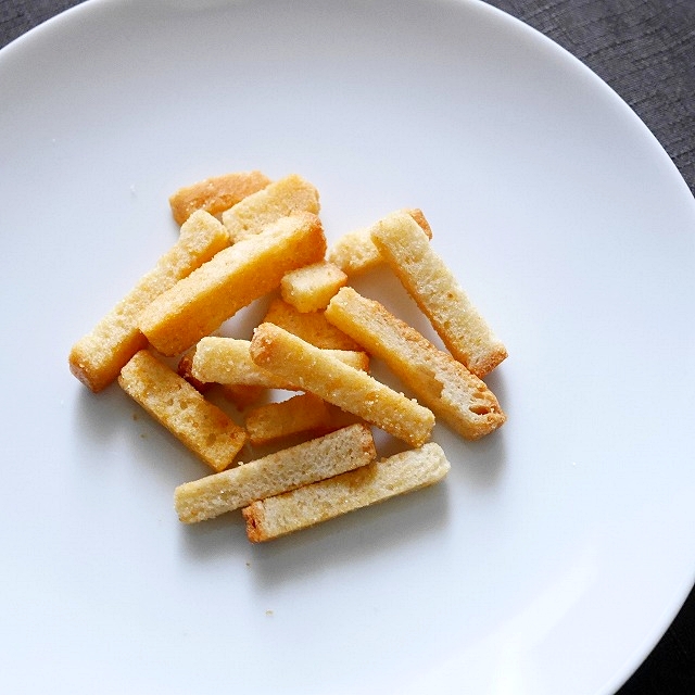 Sardor KOK СУХАРИКИ КРАБ 25g　スハリキ　カニ味　ラスクの口コミ