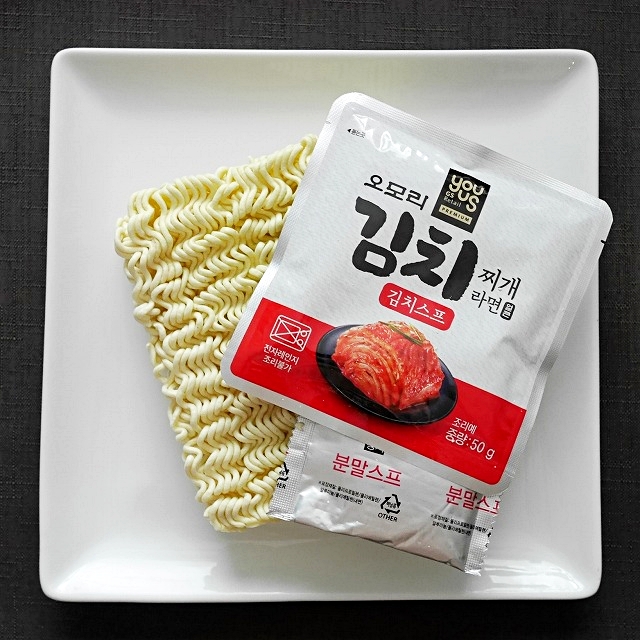 Paldo　GS25　オモリ　キムチチゲラーメン　インスタントラーメンの口コミ