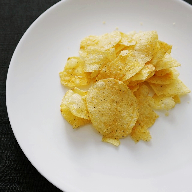 Lay's レイズ ポテトチップス 炙鹽香蒜口味 80g 樂事 ガーリックソルト味 にんにくの口コミ