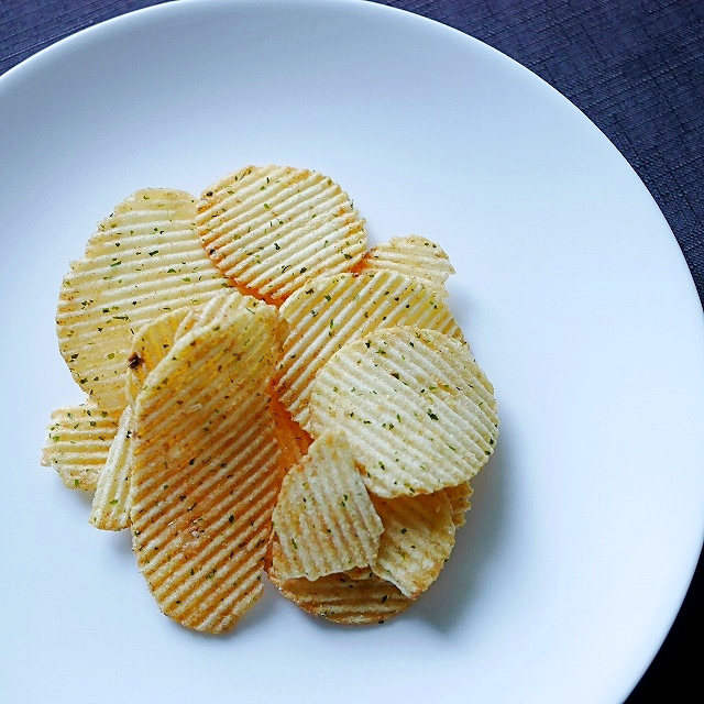 華元　牡蠣オムレツ味　ポテトチップス　波的多　蚵仔煎味　カキオムレツの口コミ