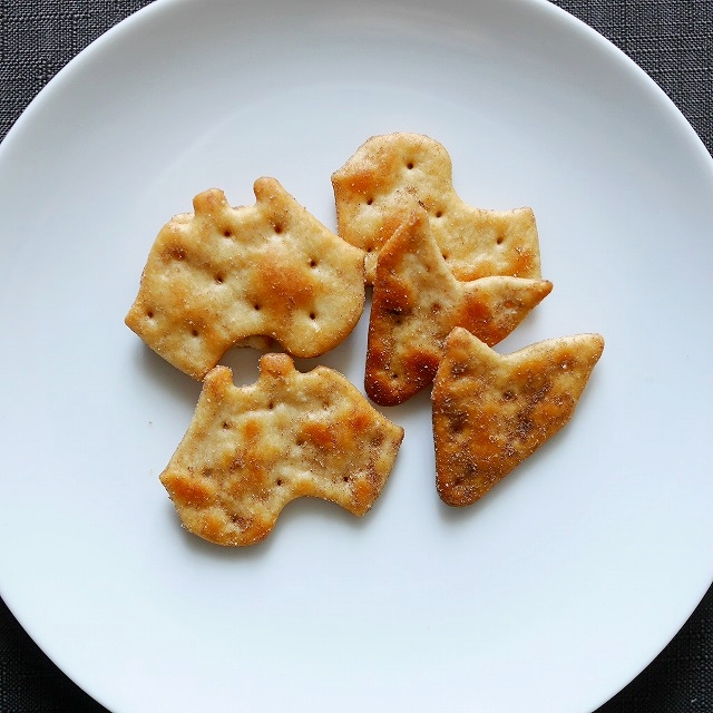 アーノッツ　シェイプス　ベジマイト＆チーズ　スナック　ARNOTT'S Shapes VEGEMITE & CHEESEの口コミ