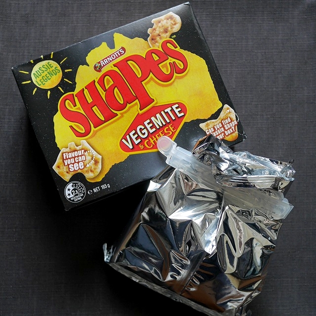 アーノッツ　シェイプス　ベジマイト＆チーズ　スナック　ARNOTT'S Shapes VEGEMITE & CHEESEの口コミ