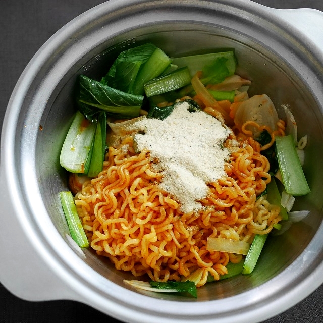 農心　辛ラーメントゥーンバ　Toomba　４袋　クリームパスタ風焼きそば　汁なし麺　袋麺の口コミ