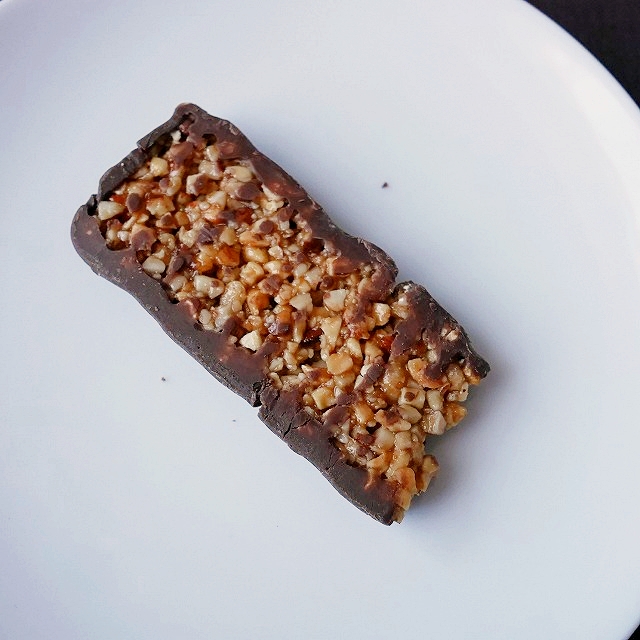 ゴーナチュラル　チョコソルテッドキャラメル　ナッツバー　Go Natural CHOC SALTED CARAMELの口コミ
